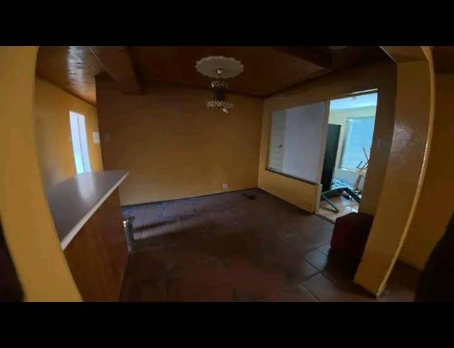 3 BEDROOM HOUSE FOR SALE IN MOFOLO SOUTH